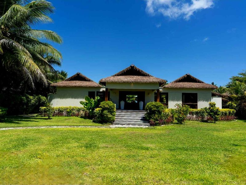 TURNKEY LUXURY- PRIVATE BEACH VILLA DESROCHES ISLAND - Photo 4