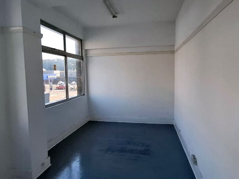 **Mini College / Learning Institution / Medium to Large Office Space Available in Centralized Location** - Photo 3