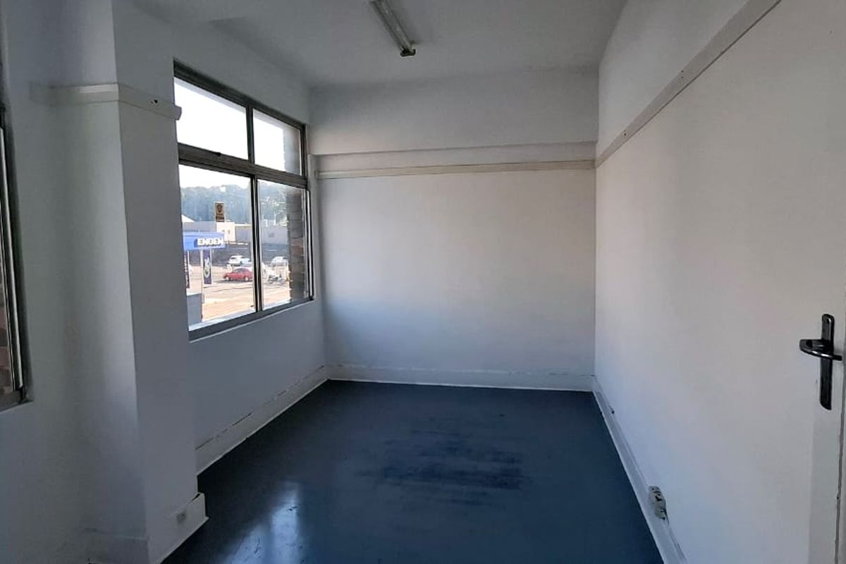 **Mini College / Learning Institution / Medium to Large Office Space Available in Centralized Location** - Photo 3