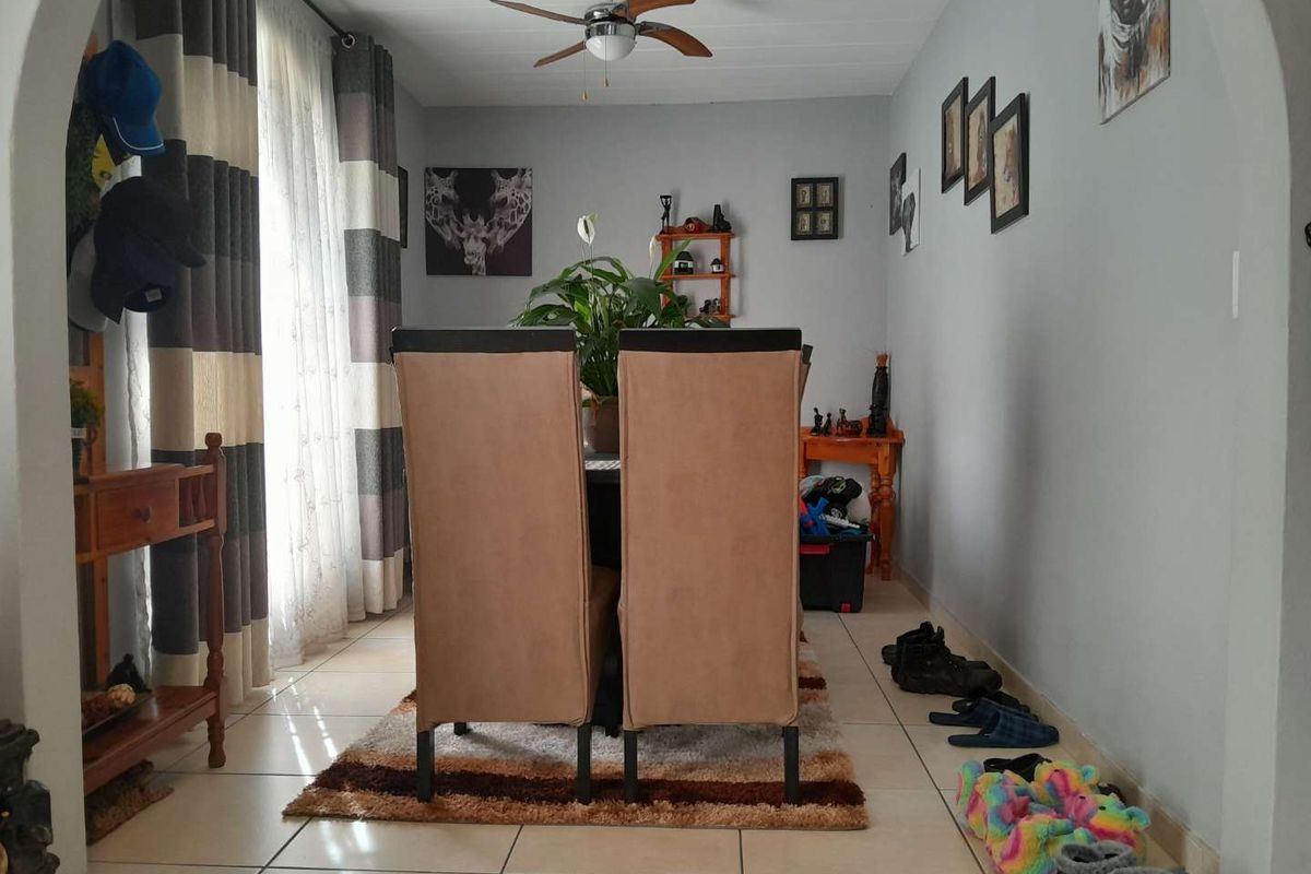 Modern Spacious Home in Secure Complex - Photo 5