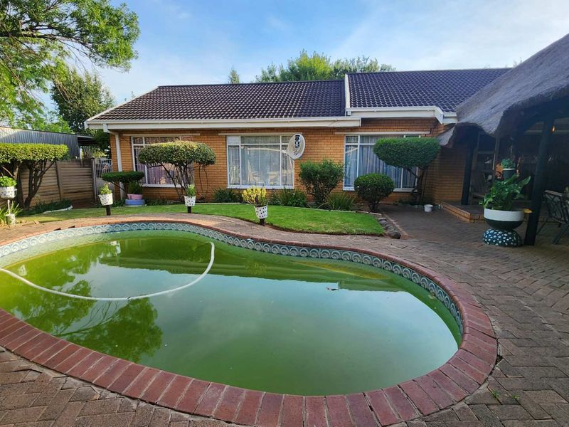 Sensational Suburban Sanctuary - Photo 8