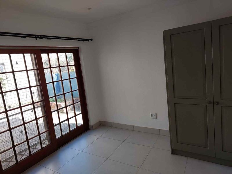 2 BEDROOM COTTAGE TO RENT NEAR BEVERLEY GARDENS - Photo 8