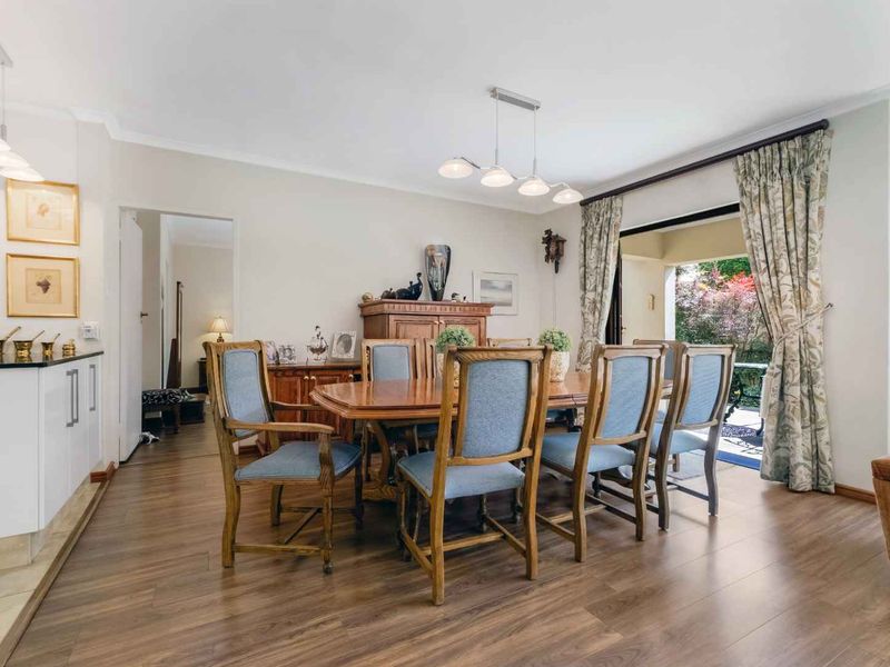 A SUN-FILLED SIMPLEX HOME TUCKED AWAY IN LOVELY LANZERAC - Photo 6