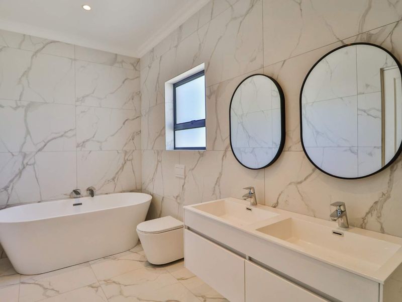 Brand New Double-Storey Home in Sought-After Sandown  No Transfer Duty - Photo 9