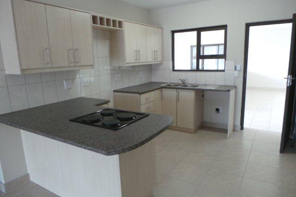 Secure Apartment close to amenities! - Photo 2