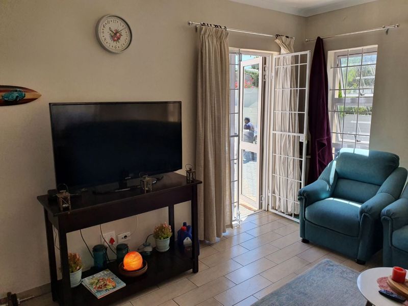 Beautiful Garden Flat to rent in Table View - Photo 4