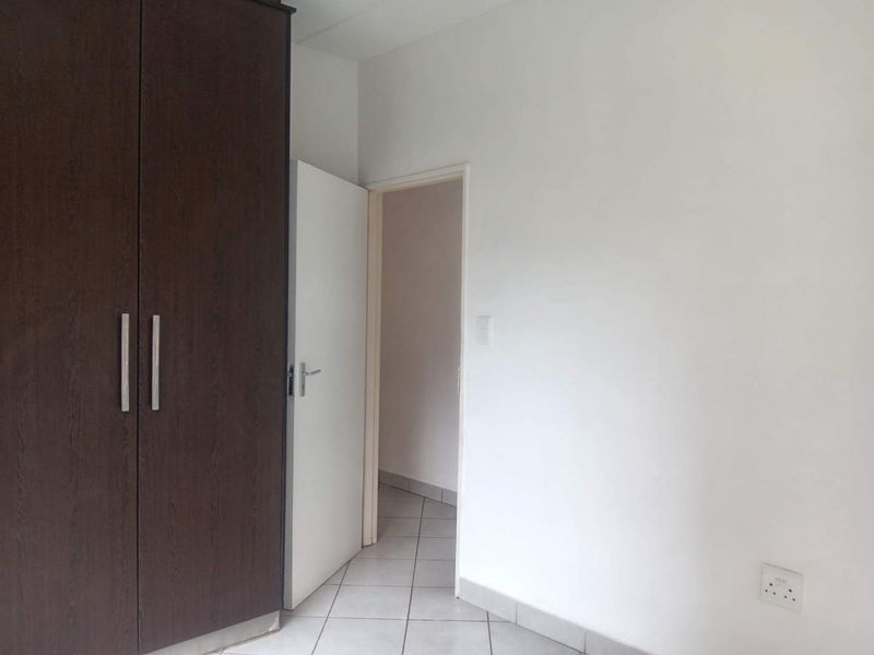 TWO BEDROOM TOWNHOUSE FOR SALE IN DAWN PARK - Photo 9