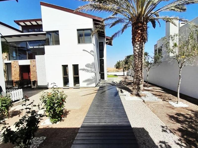 DUNEVIEW MANSION IN PERFECT AREA WITH UNINTERUPTED DUNEVIEWS!! - Photo 3