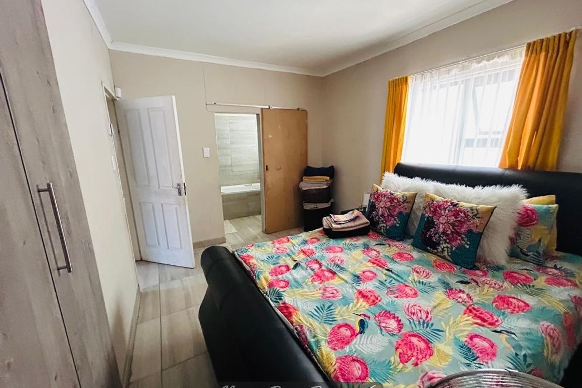 3 bedroom house in Okahandja Ext 6 - Photo 2