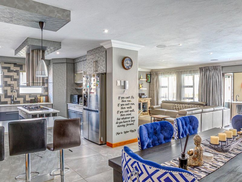 Luxury Living at its finest in Summerfields Estate - Photo 4