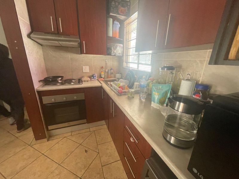 2 Bedroom garden cottage to rent - Glen Marais - Photo 3