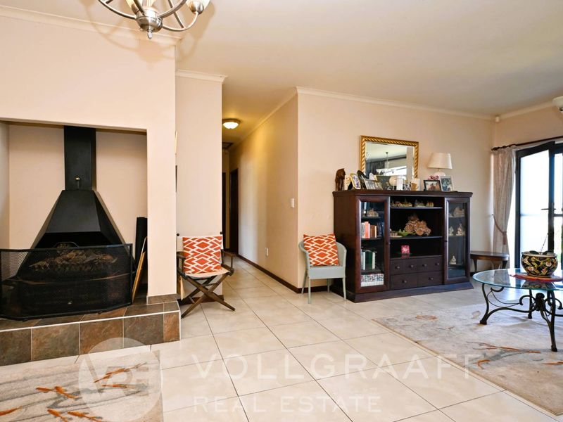 Well Kept Family Home - Photo 10