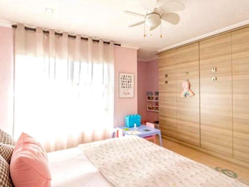 Magnificent furnished 3 Bedroom House with beautiful servants' quarters to Rent in the sought after Six Fountains Estate. For the Executive or an Embassy. - Photo 7