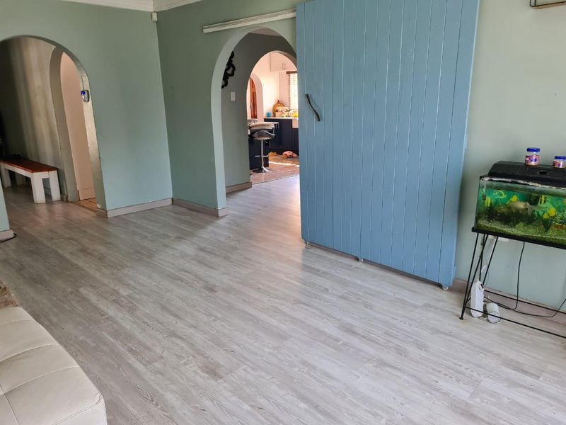 4-Bed Family Home with Solar & Cottage - Photo 5