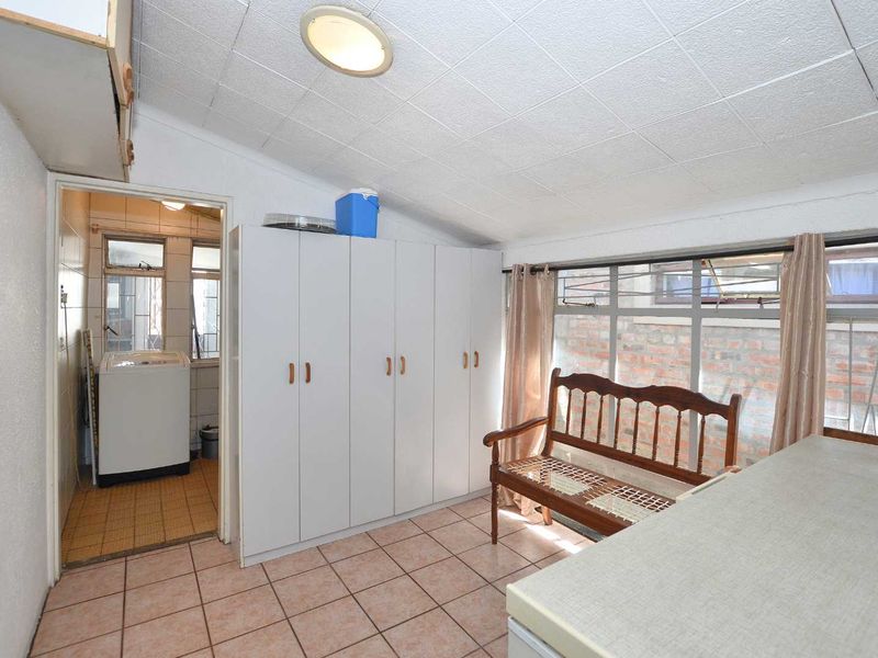 Beautiful Family Home with Separate Flatlet for Sale in Bothasig - Photo 6