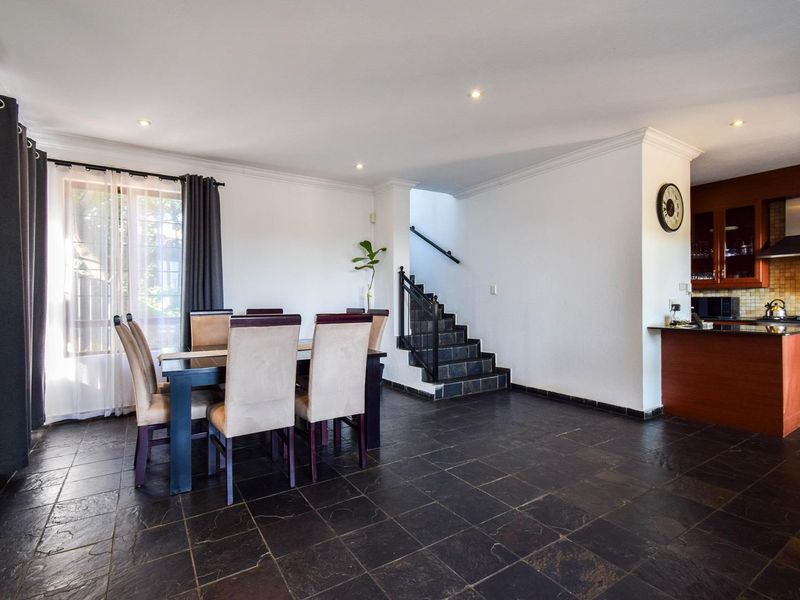 Immaculate Full-Title home in secuirity estate – Equestria - Photo 10