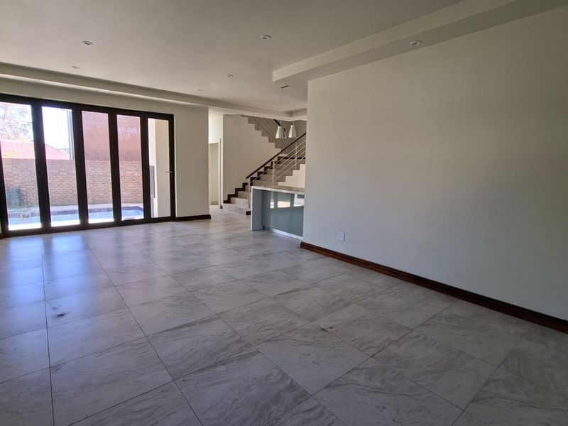 Sophisticated Bedfordview Living with Style, Space & Security - Photo 3