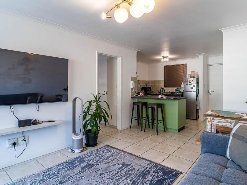 Investor's Dream, Brilliant Buy, Brilliant Price: 1-Bedroom Apartment in Vibrant Salt River - Photo 8