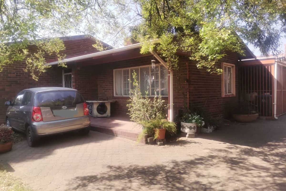 3 Bedroom House For Sale in Vanderbijlpark CW5 - Photo 3