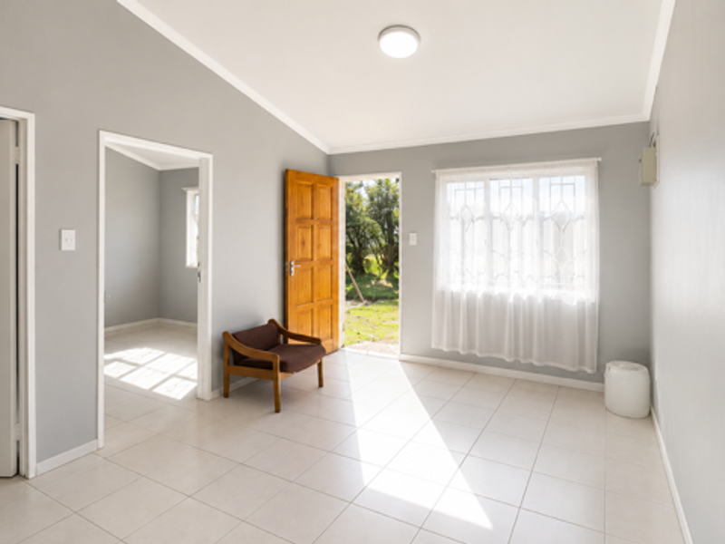 Elegant & Modern 2-Bedroom Home for Sale in Bergman - Photo 2
