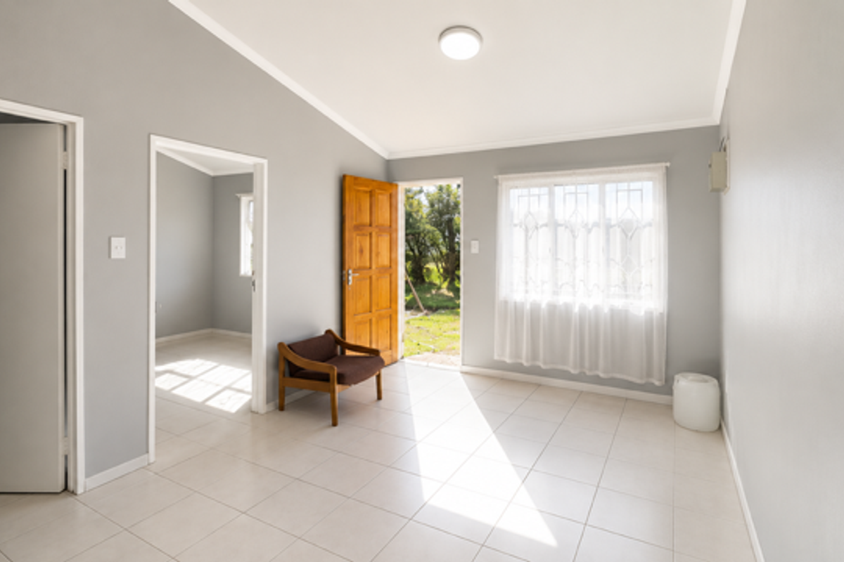 Elegant & Modern 2-Bedroom Home for Sale in Bergman - Photo 2