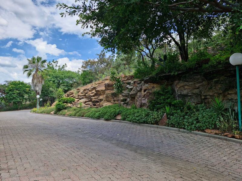 2 & Half Bedroom Town house For Sale In Silverton - Photo 6