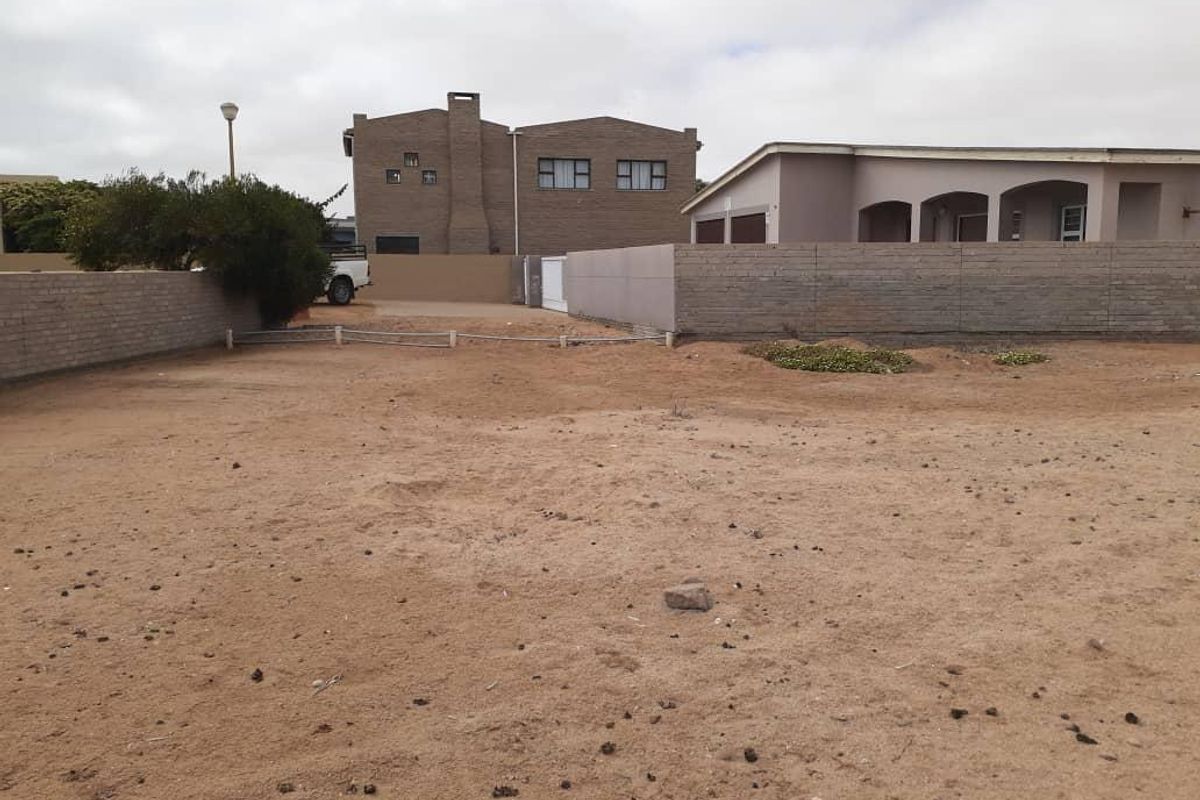 AFFORDABLE BIG ERF FOR SALE IN HENTIES BAY - Photo 2