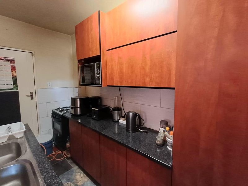 9 Bedroom house in Laudium - Photo 10