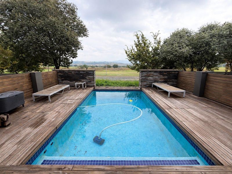 Elevated Luxury for the Modern Family - Complete with vies and Solar - Photo 2