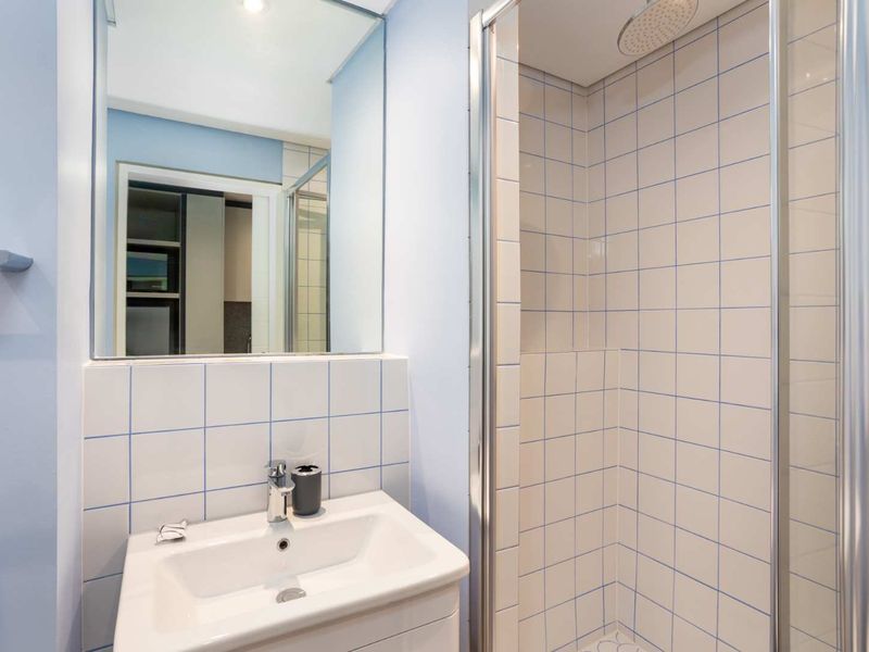 A Fully Furnished Apartment in Zeeland Pier in Cape Town, Foreshore - Photo 5