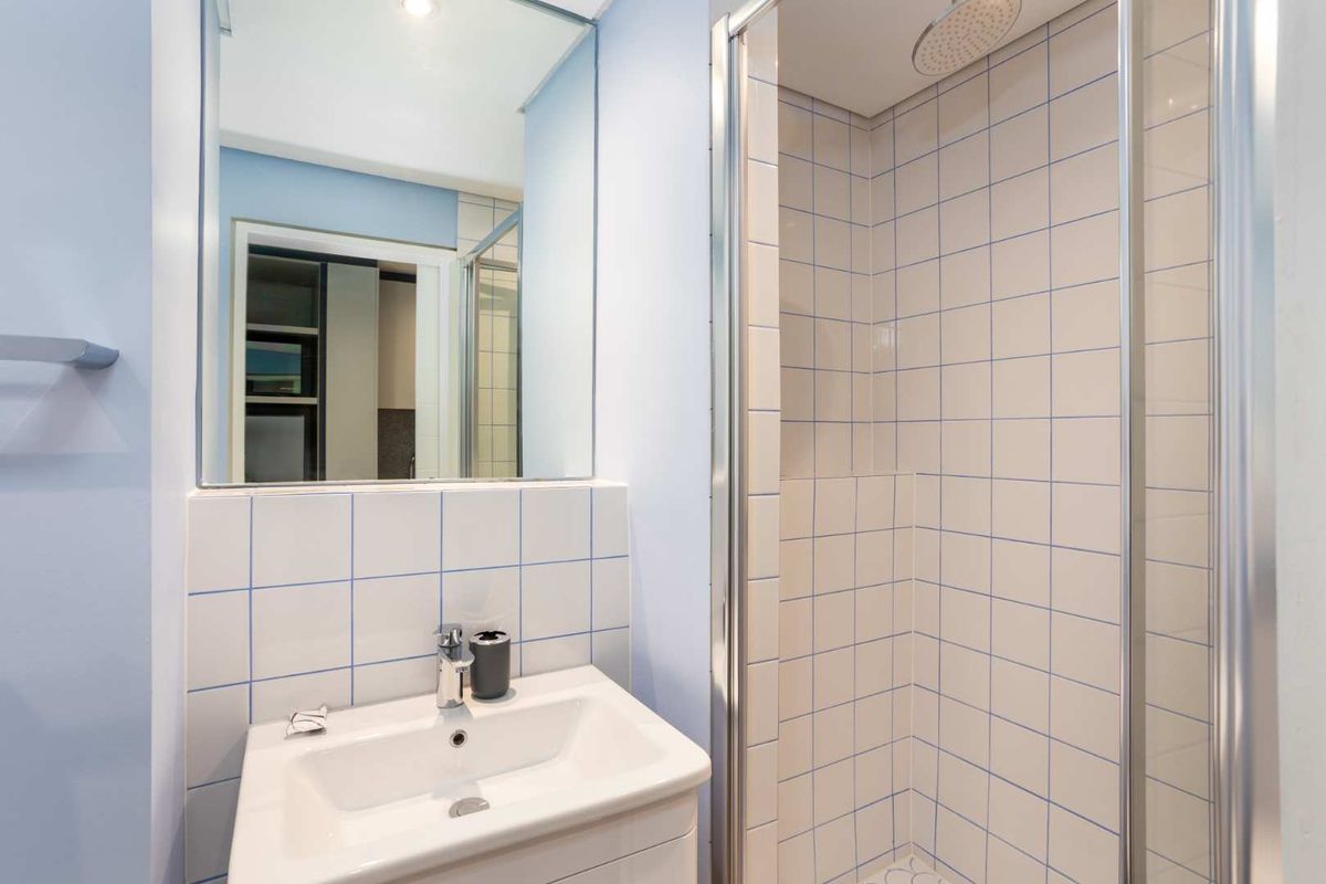 A Fully Furnished Apartment in Zeeland Pier in Cape Town, Foreshore - Photo 5