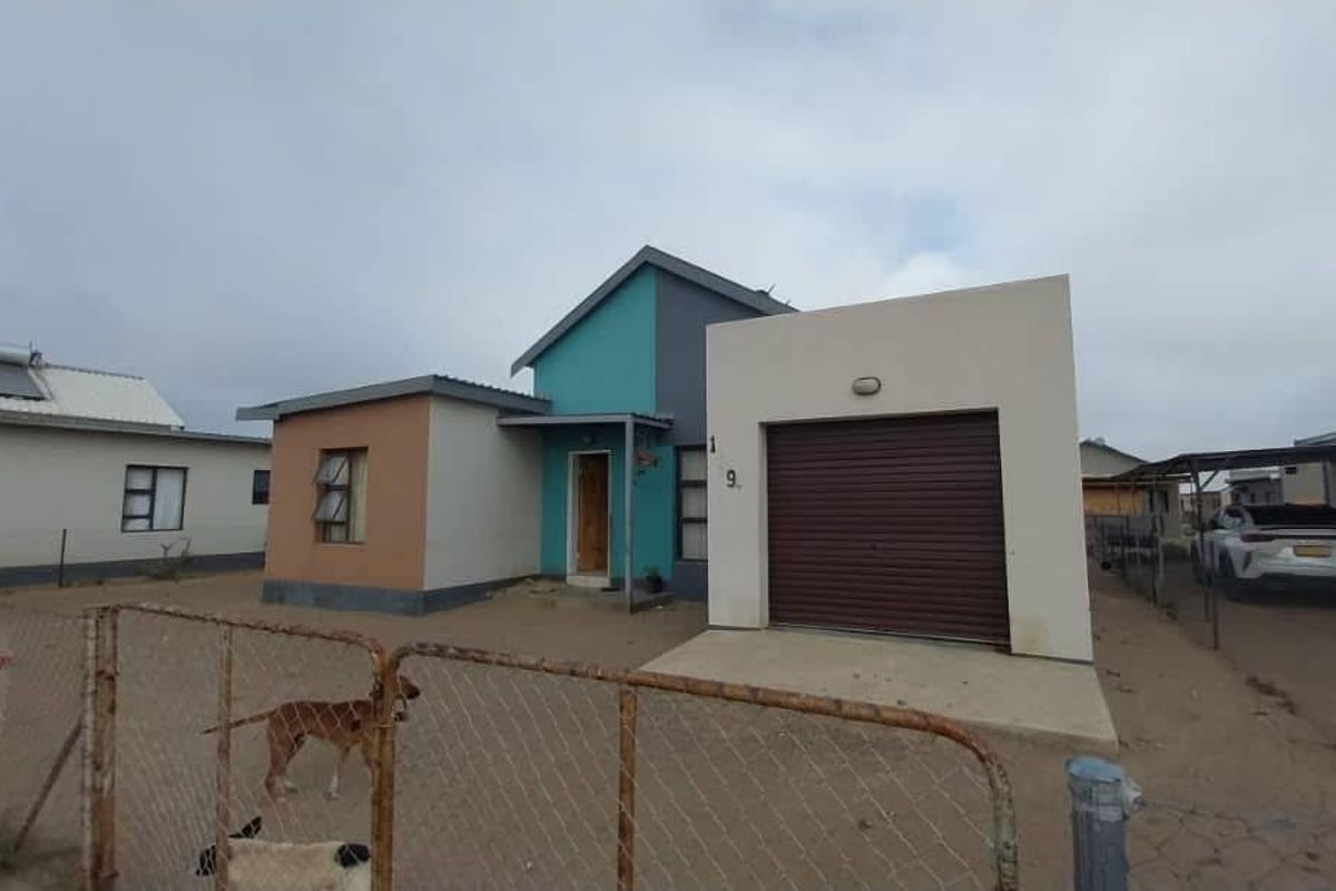 Grab This Osona Village Deal—3 Beds, 2 Baths! - Photo 2