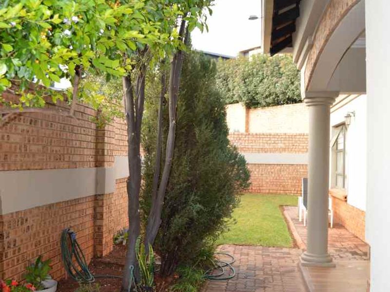 Beautful and modern house in the Wilds Estate - Photo 8