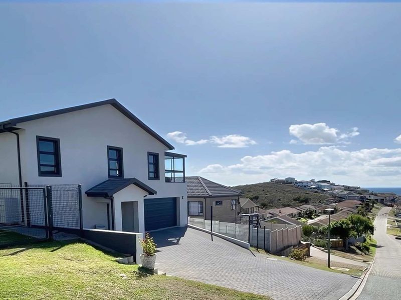 December Holiday Getaway in Mossel Bay, Island View - Sleeps 7 - Min 4 night stay - Photo 2