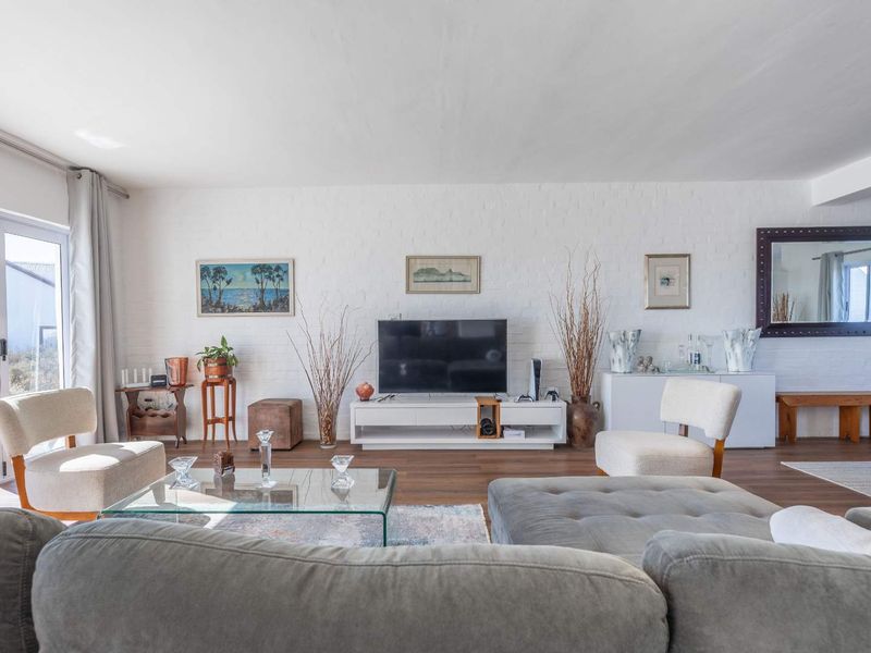 Your New Seaside Home in a Secure Estate - Photo 5