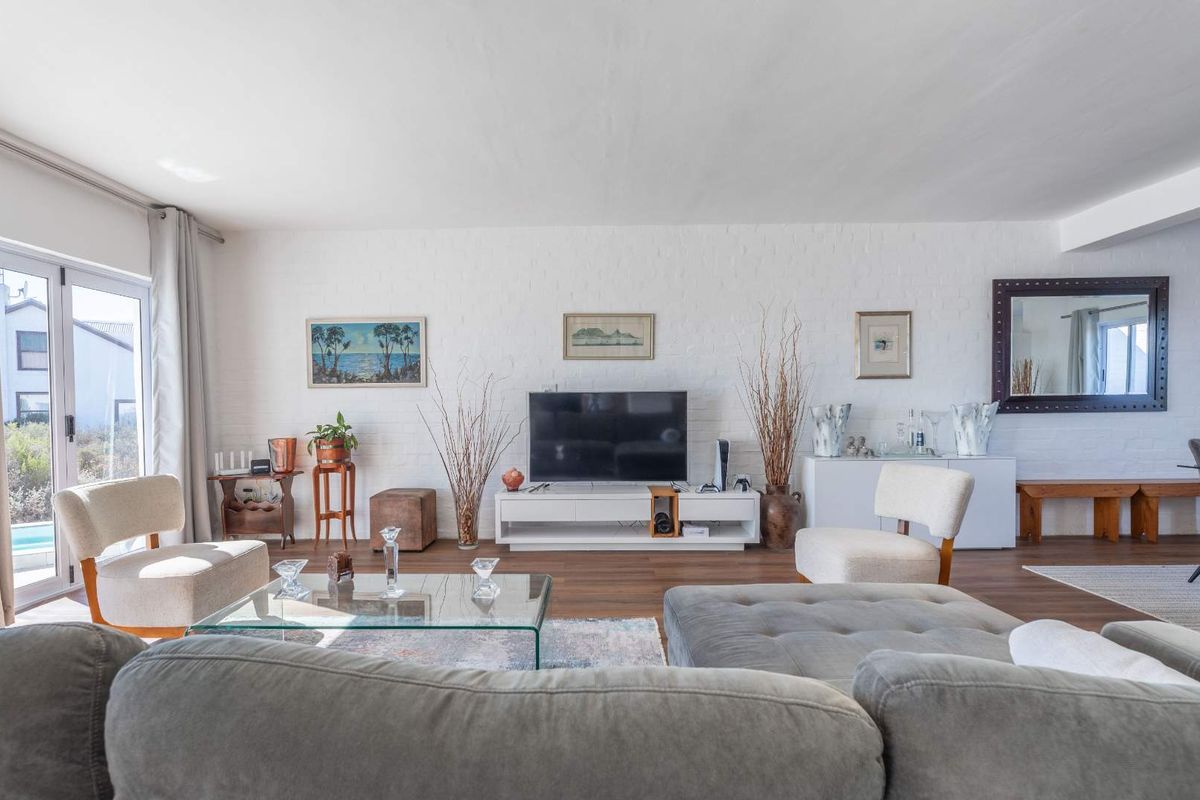 Your New Seaside Home in a Secure Estate - Photo 5