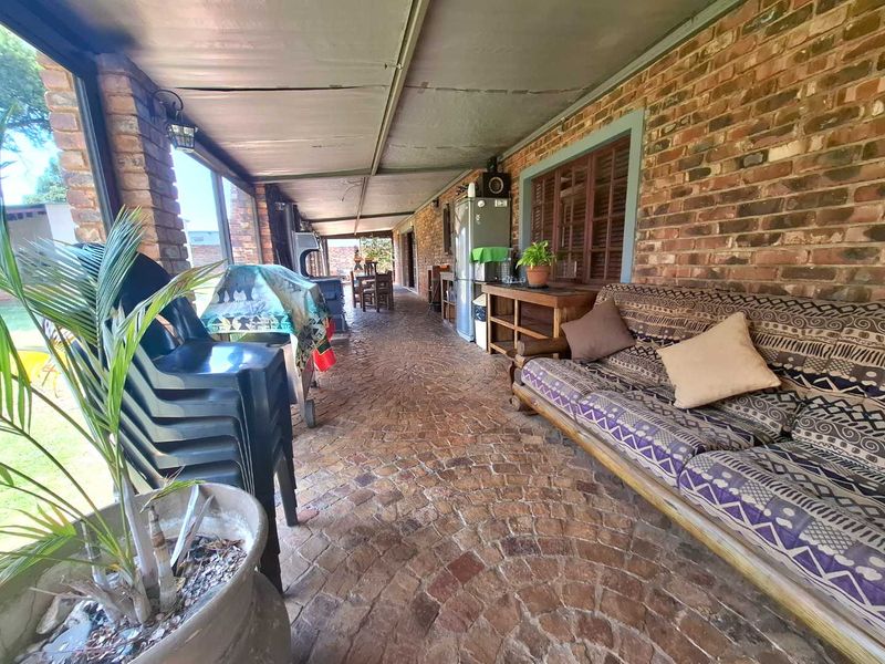 Country Living At Its Best! - Photo 3