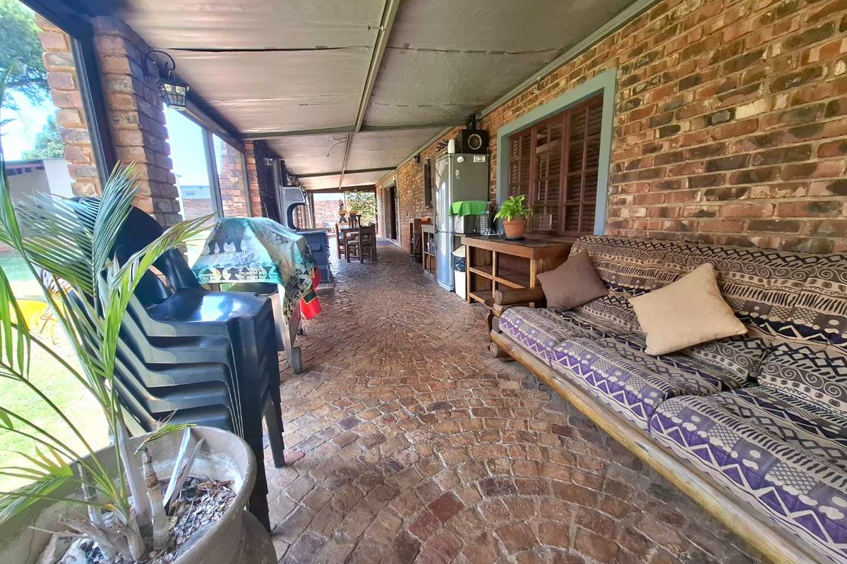 Country Living At Its Best! - Photo 3