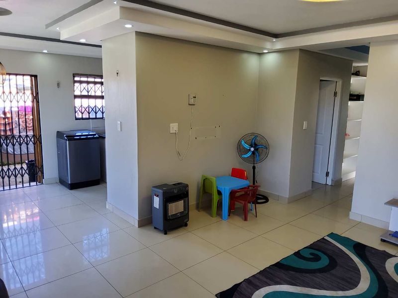 Modern fabulous spaces 3bedroom, family house, with morning fresh sea breeze,  with excellent security and big outside area - Photo 7