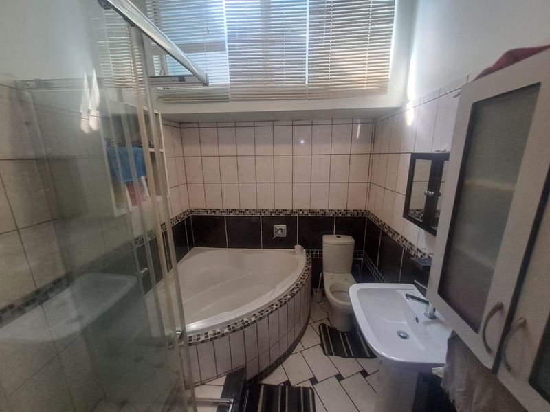 2.5 bedroom Townhouse for sale - Photo 7