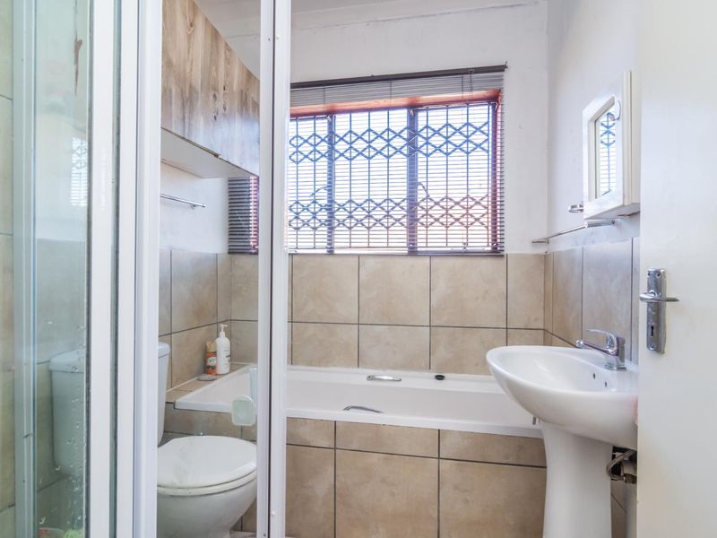 Don't miss this opportunity to own this well kept Townhouse - Photo 8