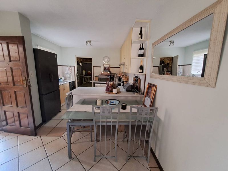 BEAUTIFUL Apartment for sale in Eco Park Estate. - Photo 9