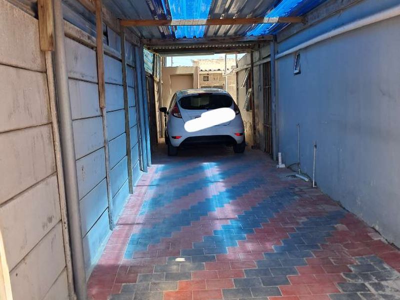 Charming One-Bedroom Home with Additional Outside Room - Photo 6