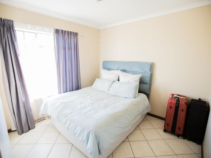 2 Bedroom Townhouse With A Covered Balcony - Photo 8