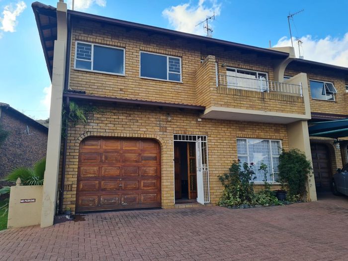 Property #2555250, Cluster For Sale in Oakdene