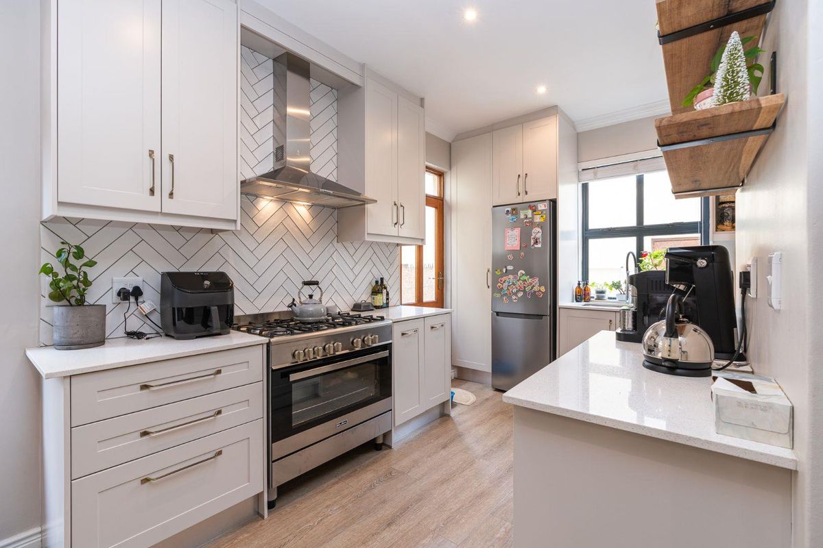 DUPLEX TOWNHOUSE ROYAL ASCOT - Photo 3