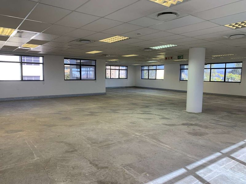 319m2 Ground Floor Office To Let at 11 Naivasha Road, Sunninghill - Photo 4