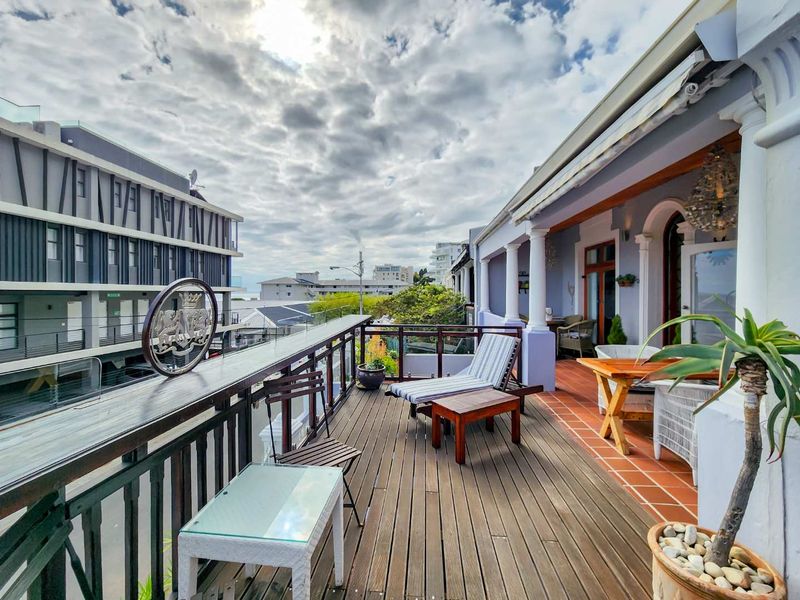 3  bedroom house with flat underneath, garage, pool, views - Photo 5