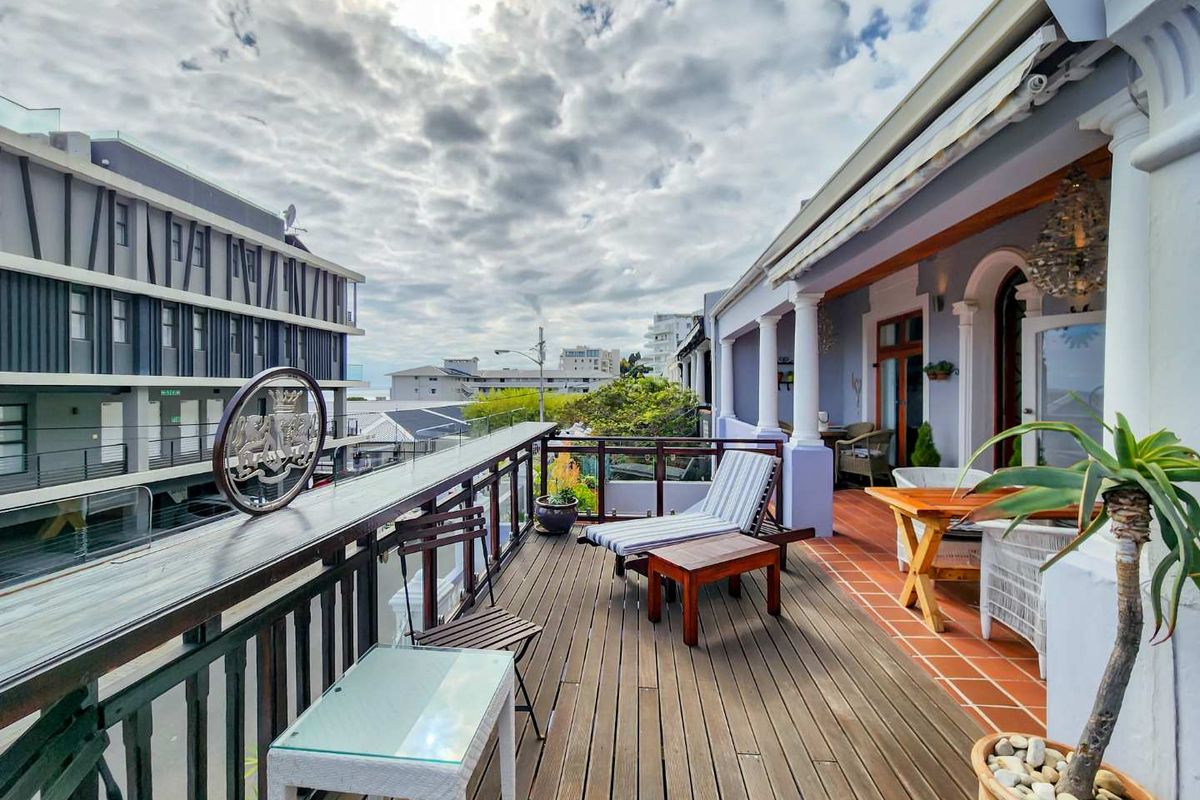 3  bedroom house with flat underneath, garage, pool, views - Photo 5