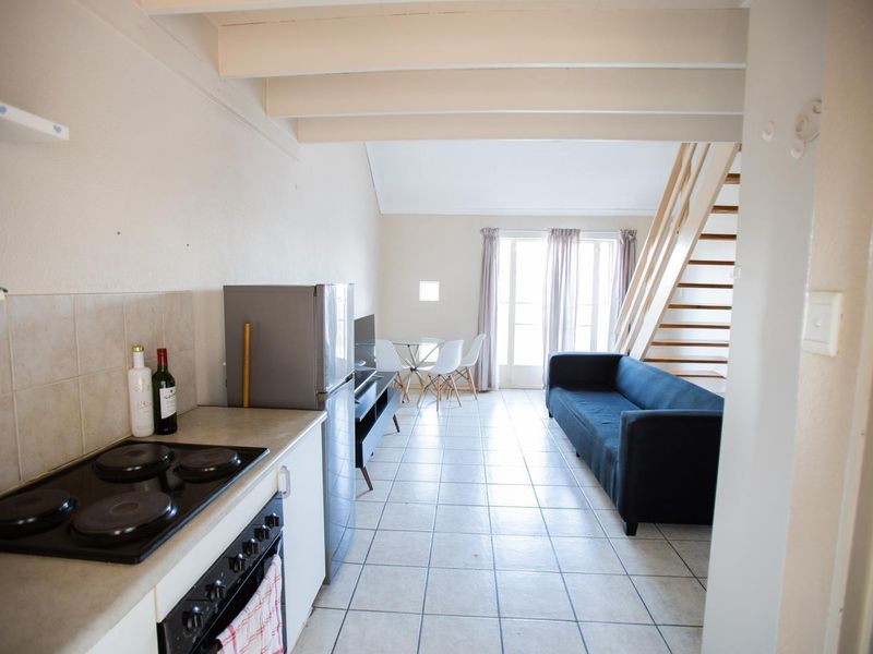 Bachelor Unit in Hatfield - Photo 1